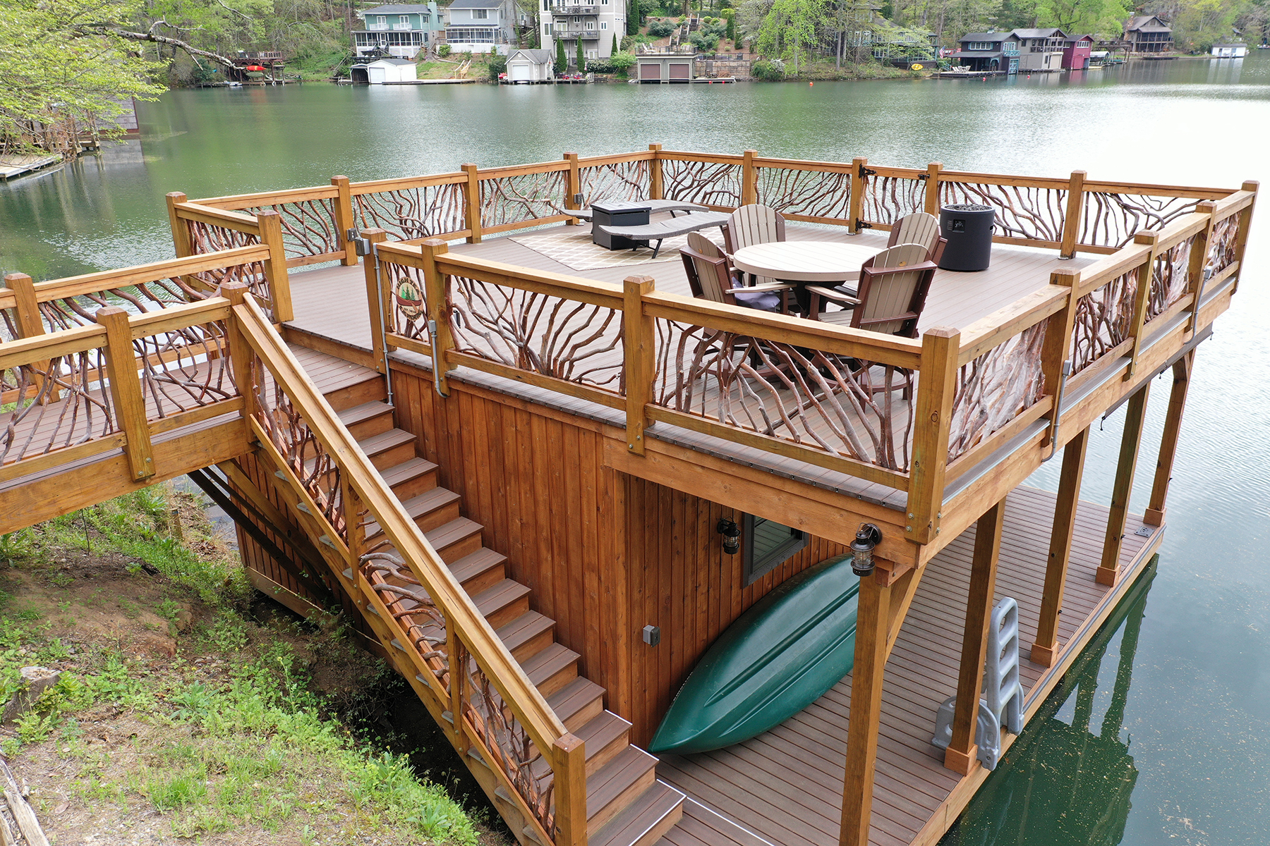 Through a new partnership with AmeriLux International, Green Bay-made DuxxBak is looking to move its water-impervious composite decking solution from a niche to a namebrand product.