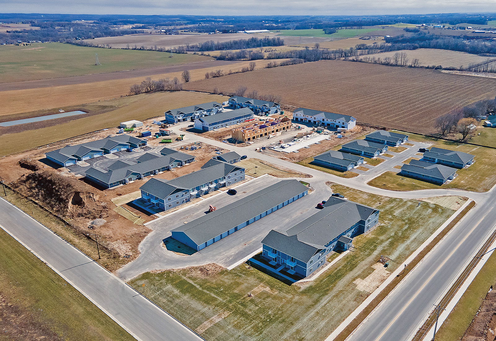 S.C.Swiderski developed 102 market-rate apartments on a 13-acre parcel located on the southeast corner of Chilton