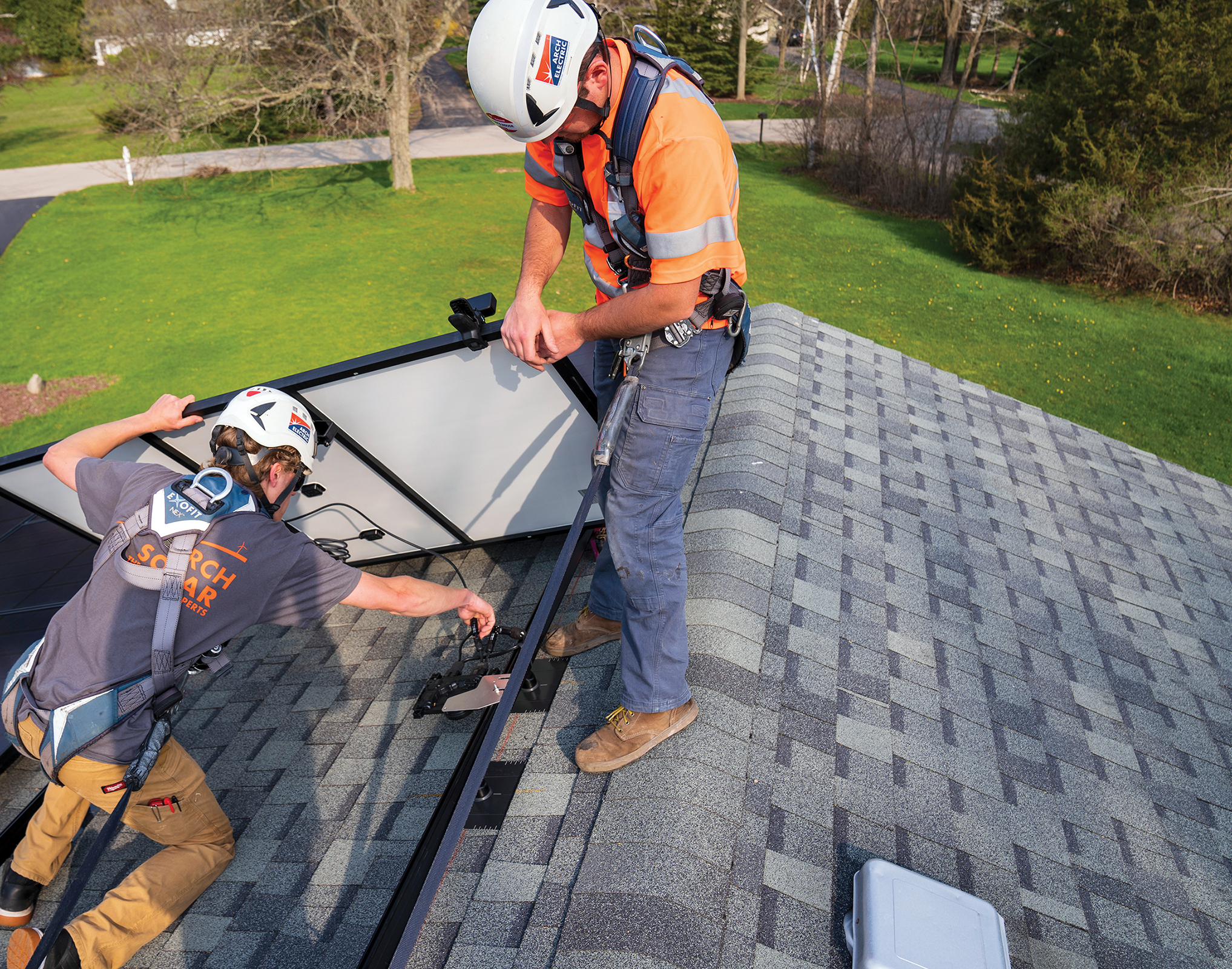 SM BIZ_Arch solar installers 2.jpg