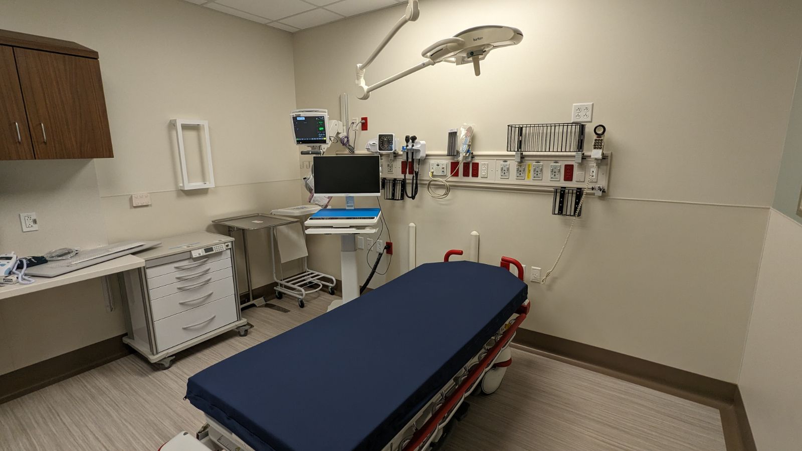 Aurora Medical Center - Fond du Lac Emergency Bay.JPG