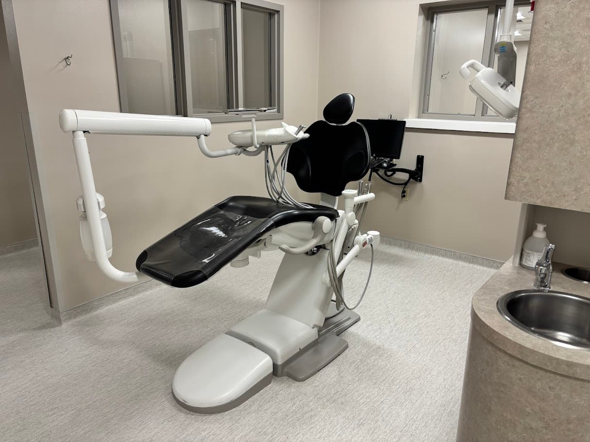 FVTC dental chair.jpg