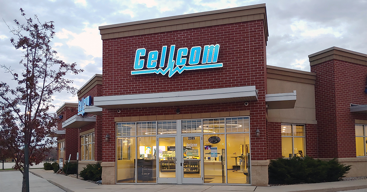 The Cellcom storefront on Holmgren Way in Green Bay.