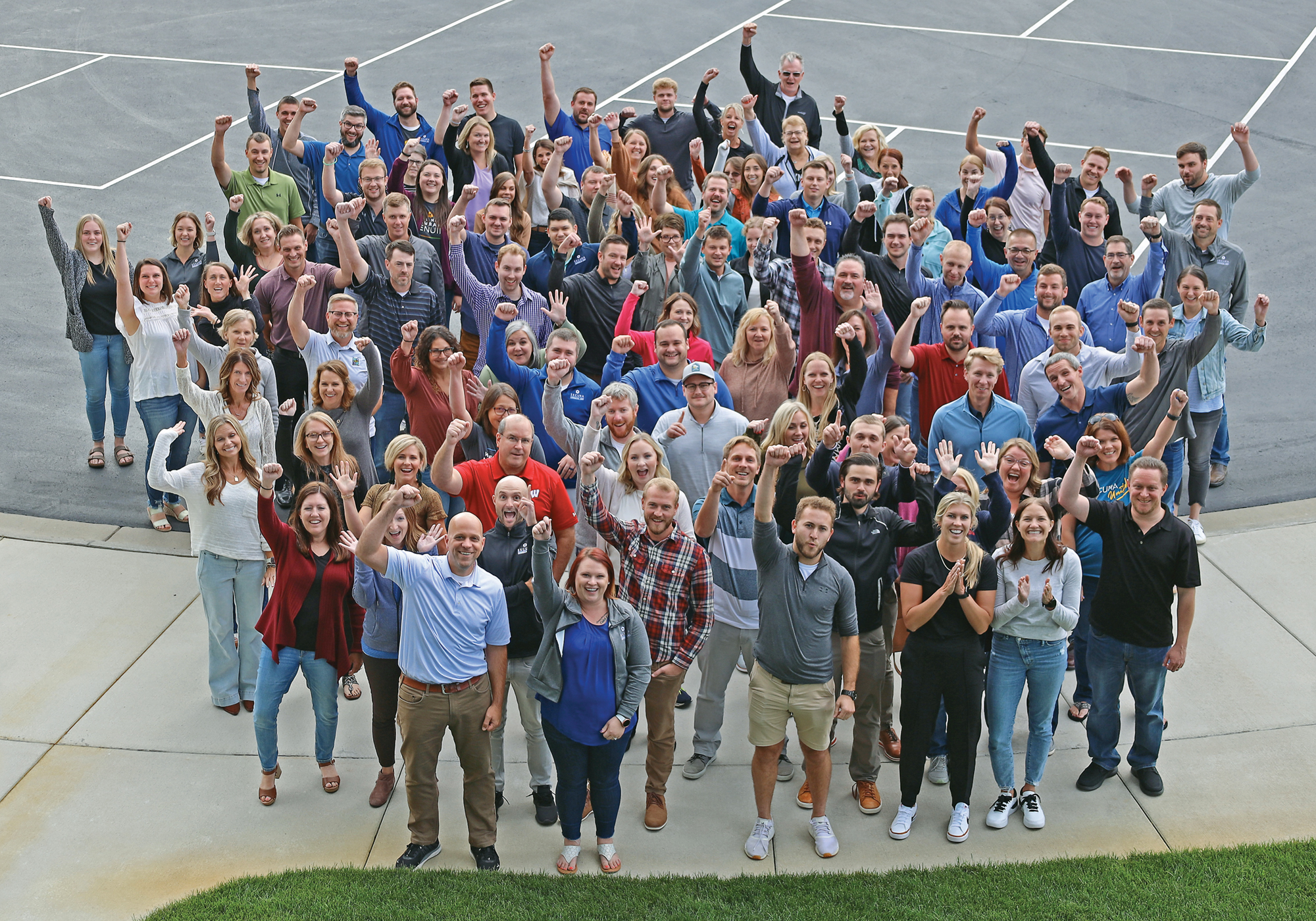 SECURA’s Commercial Lines underwriting team gathers for a fun photo during their annual conference.