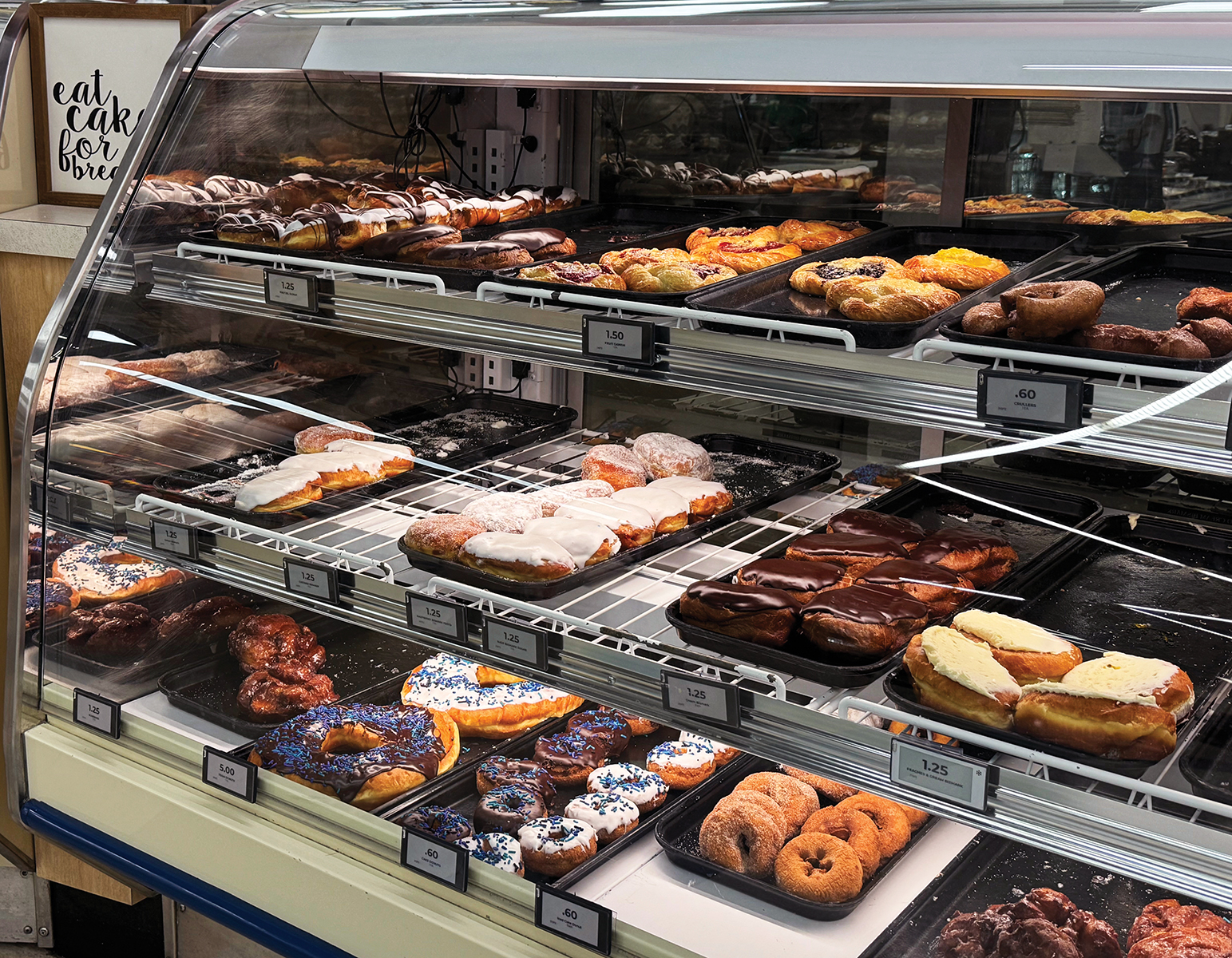 INSIDER_hyvee-doughnuts.jpg