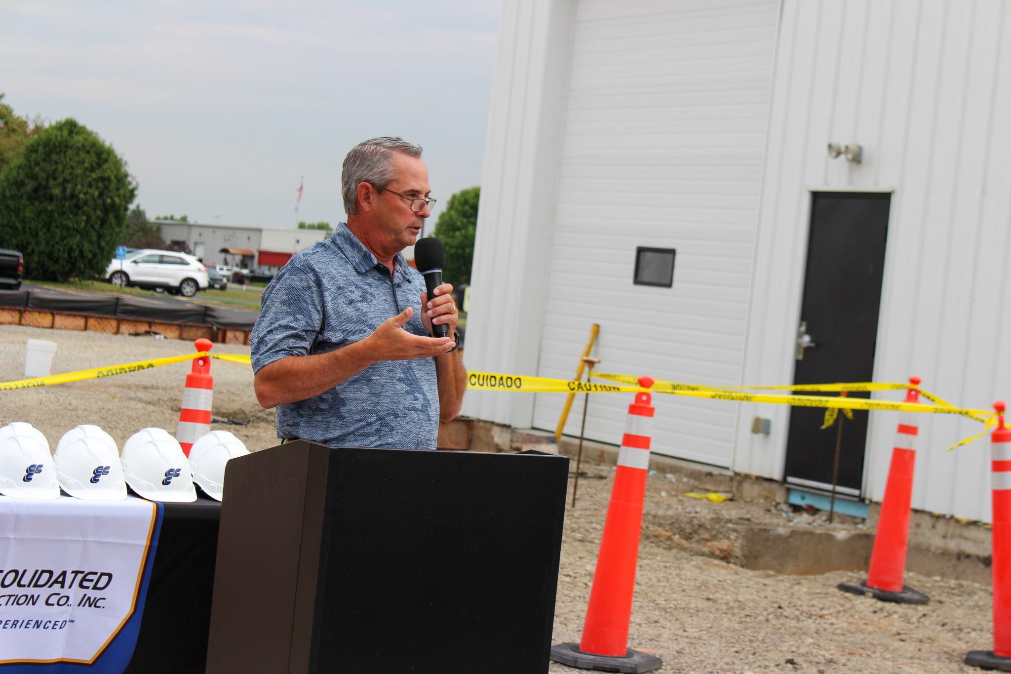 Contract Converting president Bob Saari speaks.