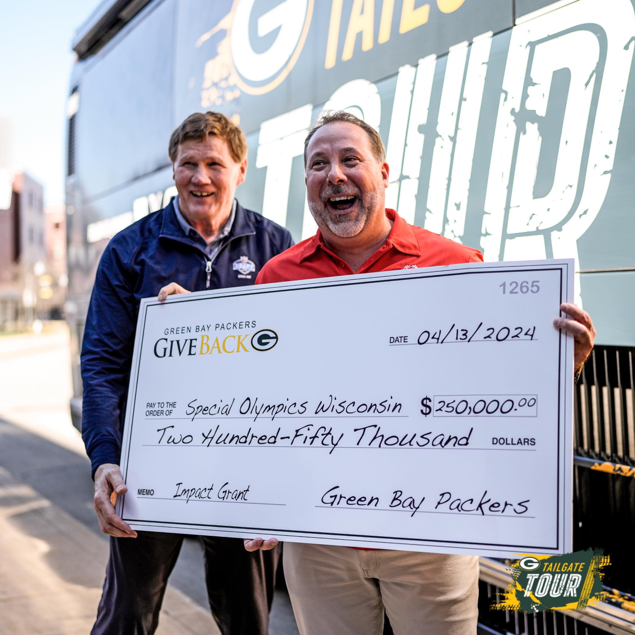 Green Bay Packers Give Back