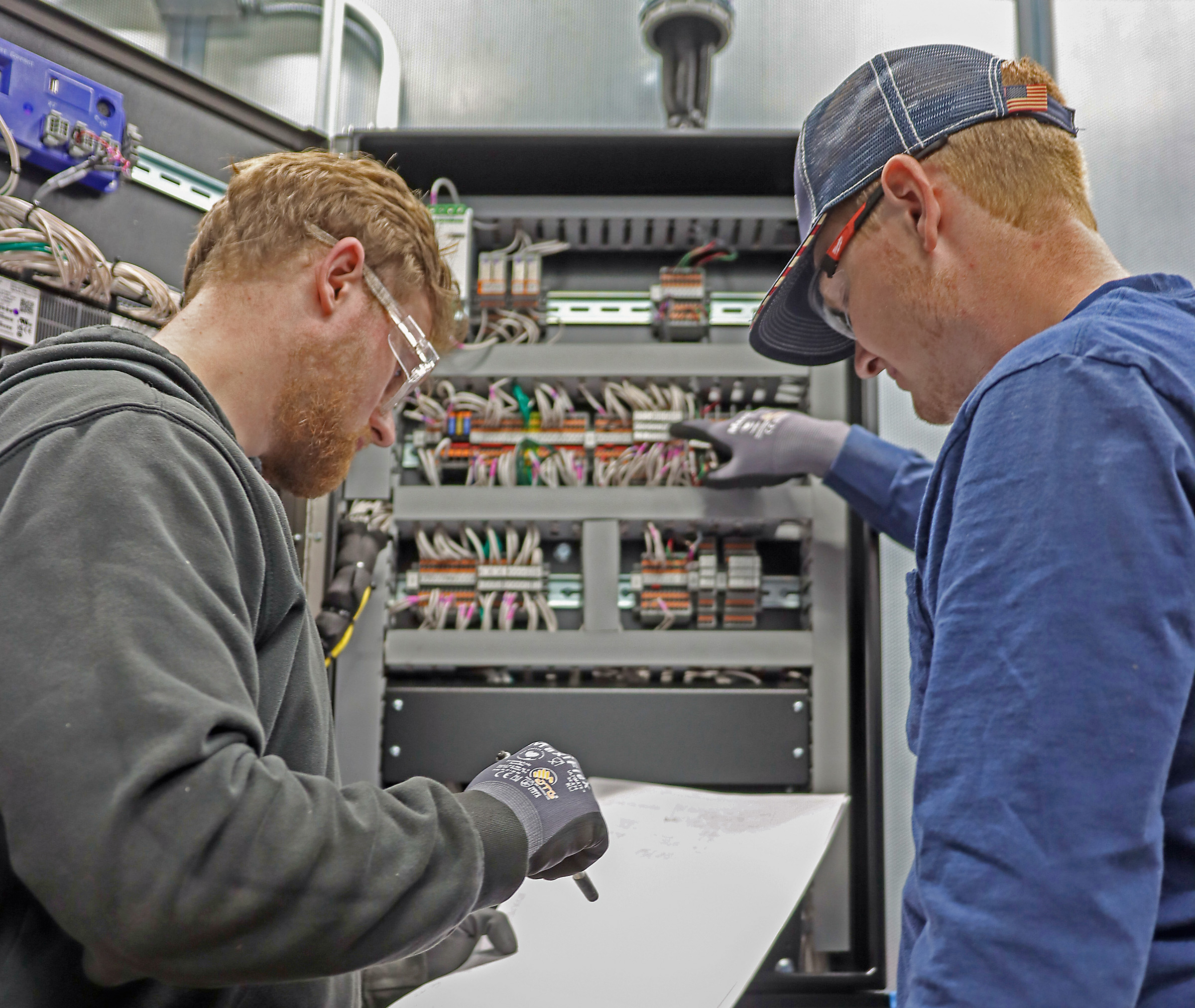 Robinson’s ESOP era In 2023, Robinson completed another major transition, becoming 100% employee owned through an Employee Stock Ownership Plan (ESOP). Ownership transitioned from Todd Robinson and Darrell LaCrosse to being an 830-member ownership group, ensuring the company’s culture and growth-focused approach would continue beyond their tenure. “We’re starting to see that impact as it relates to turnover metrics that we measure,” President Sam Thomas says.