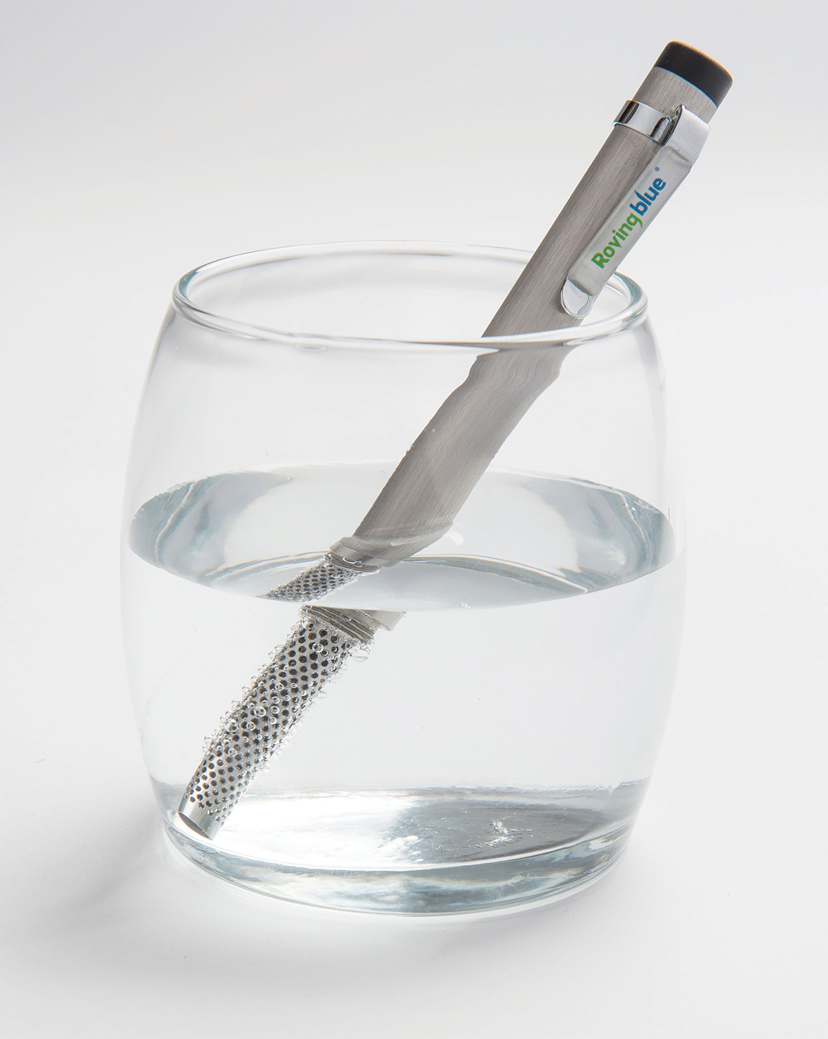 Don’t let its sleek look deceive you: Roving Blue’s signature Ozo-Pen isn’t a water-filtering straw. It’s a small but mighty machine that clips to the side of a water vessel and in a matter of minutes powerfully kills microbes in its contents.