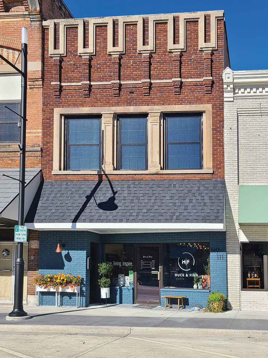 Home décor boutique Huck & Finn, a Main Street Bounceback grant recipient, won the Waupaca Area Chamber of Commerce’s 2022 Grand Facelift award for its facade redo.