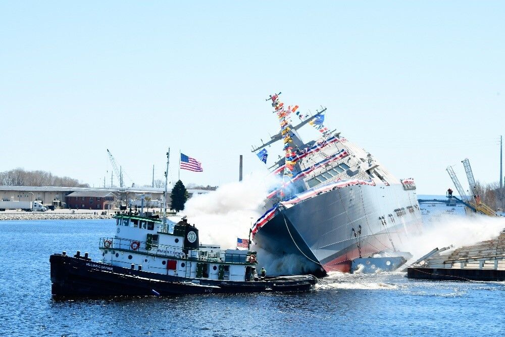 USS Beloit launch.