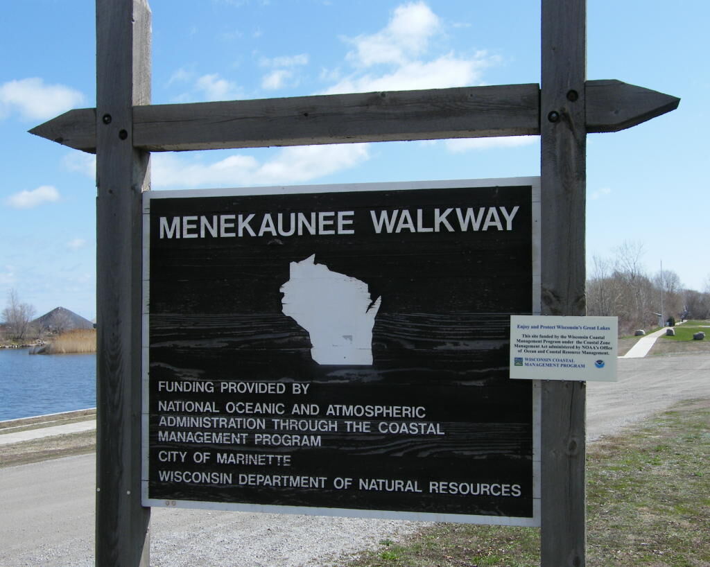 Menekaunee Walkway