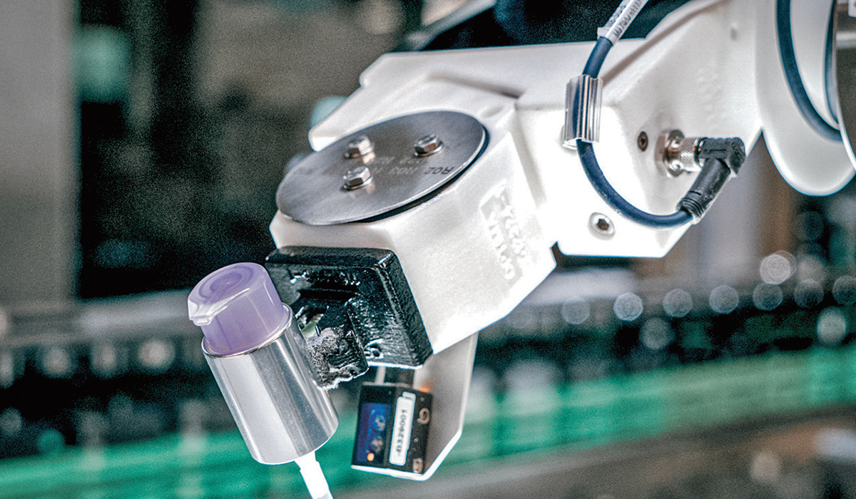 Since there are limits set on the 3D printer in terms of dimensions, the format parts consist of a base part, which is in stock, and a flexible component, which can be printed from a 3D printer within a few hours.