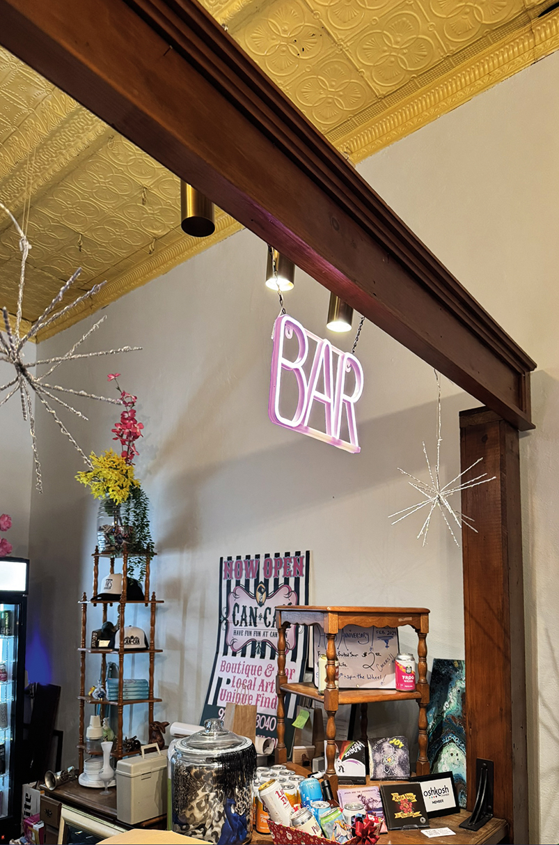 SM BIZ_can can bar_5593.jpg